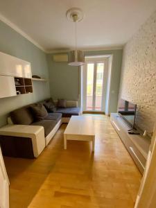 Lovely Apartment near metro A Re di Roma
