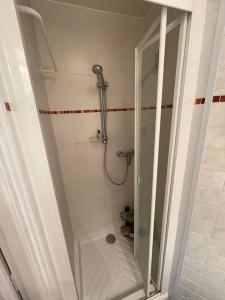 Charming and bright flat in a very convenient area