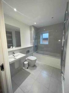 Tasteful furnished modern 3 bedroom detached home