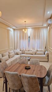 Location Appartement Duplex de Luxe avec Jardin Privatif, dans Résidence avec Piscines