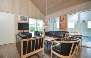 Awesome Home In Ebeltoft With Wifi