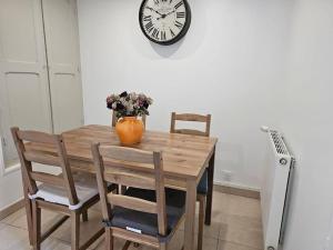 Appartements logement entier independant dans maison : photos des chambres