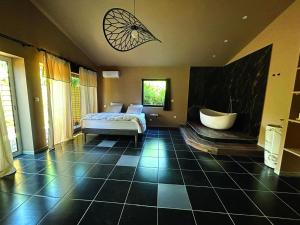 Maisons de vacances Villa - Domaine a GRANS grande demeure 6 a 12pers : photos des chambres