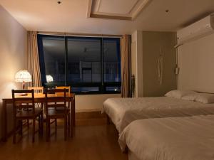 Hongdae Station, Exit 2