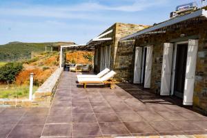 Levander Stone House