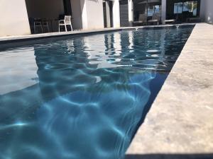 Villas Villa design Mazanel, piscine, vue Mont Ventoux et plaine, climatisation : photos des chambres