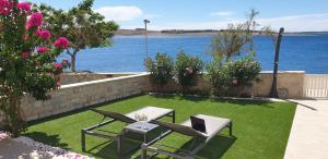 Beachfront deluxe apartment - 4hvězdičkové hotely ve městě Povljana