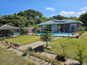 Très belle villa pied dans leau