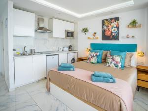 Modern Studio Blue Sky