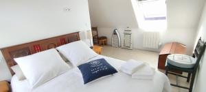 Maisons de vacances Coeur de granit rose, meuble alliant le charme de l-authentique breton et du confort, classe 3 etoiles, a 5mn de 13 plages de la reputee cote de granit rose : photos des chambres