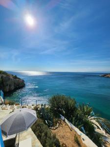 Villa Nikolitsa with private beach