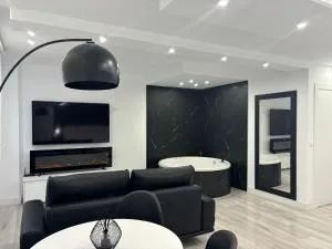 Black and White Suite Cervantes - Brazomar