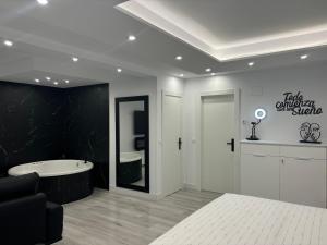 Black and White Suite Cervantes