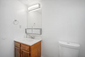 Pine Brook 104 I Pool Gym I Free Parking !