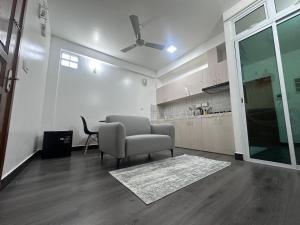 Riviera Cove - Transit Apartment, 15 mins to Airport
