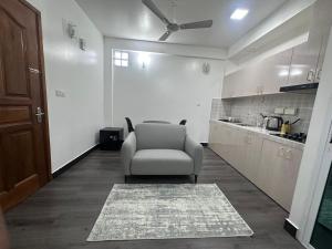 Riviera Cove - Transit Apartment, 15 mins to Airport