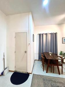 Lees Transient Unit 4