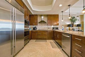 Turquoise Place C0805