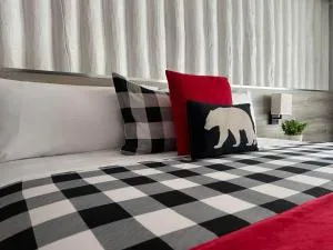 Mystic Isle Motel - Hawk Junction