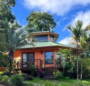 Beautiful 3BR Lakeshore House in Gated Community - Aguacate