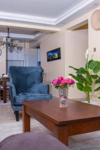 Kaisa Gardens, Home away from home