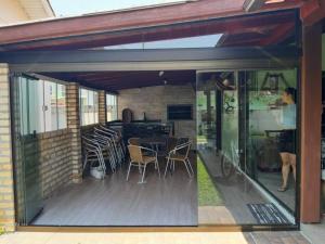 Pântano do Sul 200m da Praia