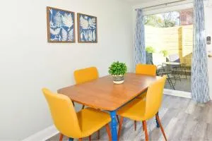 Jennifer's College Hill Apartment Private Entry & Patio - Pawtucket