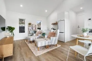 Peaceful & Cosy Studio - Immaculate Presentation - Molong