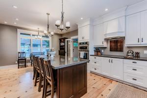 Michaels Luxury Cottage on Bruce Trail Starlink