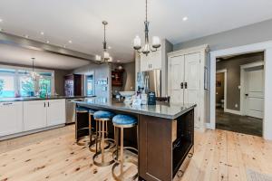 Michaels Luxury Cottage on Bruce Trail Starlink