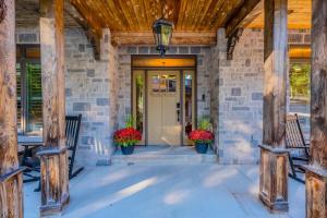 Michaels Luxury Cottage on Bruce Trail Starlink