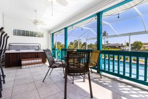 Lazy Palm Retreat Heated Pool Jacuzzi Gulf Canal