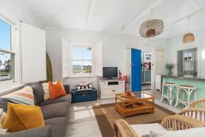 Aurora quintessential beachfront couples getaway