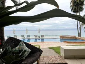 Luxury beachfront Condo in Punta de Mita! - 萨尤利塔