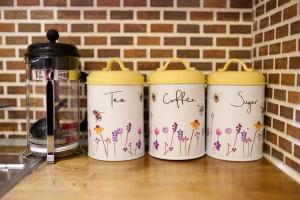 Central Stay on Main st- Harbour Views