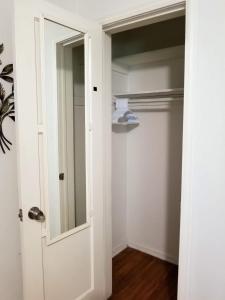 Bargain Beverly Hills 3 Bedroom in great area 5 minutes to Rodeo Drive