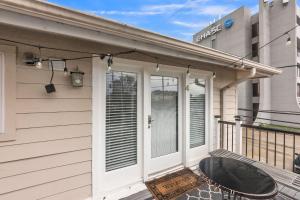 Comfy Apt 4 in Historic Museum District Duplex