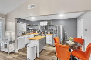 Comfy Apt 4 in Historic Museum District Duplex