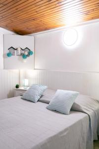 Le Cigalou, authentique cabanon de pêcheur en bord de mer avec sa terrasse spacieuse et aménagée