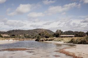 Waterfront Boltons Beach Cottages