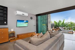 Stylish 3-Storey Private Pool Villa, Gentle Breeze, Kamala