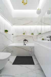 Luxurious n Elegant Opera Suite in the Heart of Budapest