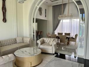 Gold Chariot 4BR villa with pool