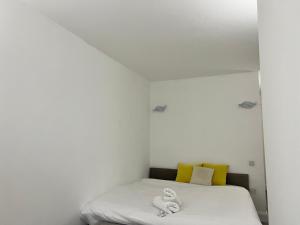 Zone 3 Flat with Parking and Garden