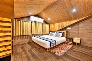 Wood Stock Kasauli - Rooms & Cottages - Panoramic View & Balcony Rooms
