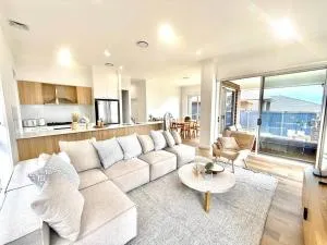 Luxury 6 bedroom Home in Wilton - Appin