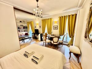 CHABLIS 27 avenue de la Bourdonnais 75007