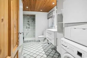 Idyllic Summer House Near Forest And Beach - List