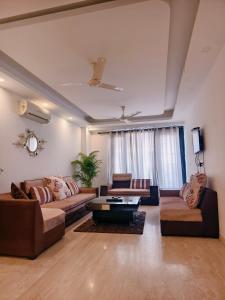 Hostmystay- 3Bhk Terrace! Gk1 M block