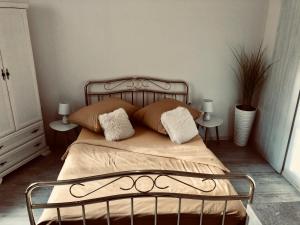 Tomas Apartments Silver